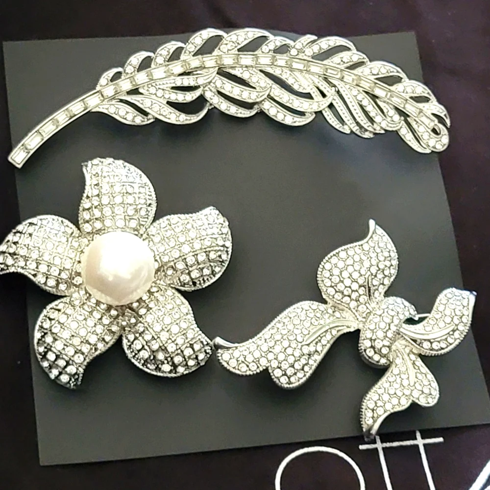 Off Park Collection 3 Piece White Crystal Brooch Set Feather Flower Bow NWT
